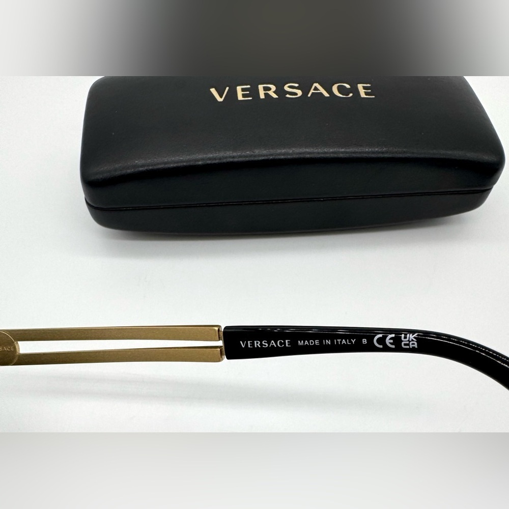 VERSACE Black Gold Accents VE4307
Sunglasses Case Unisex Excellent Condition - Picture 7 of 8